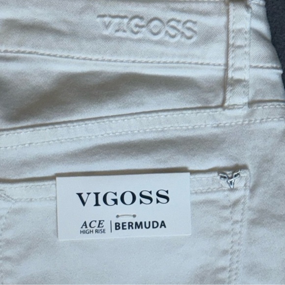 NEW Vigoss Distressed White Ace High Rise Bermuda Shorts size 25 - Picture 3 of 9